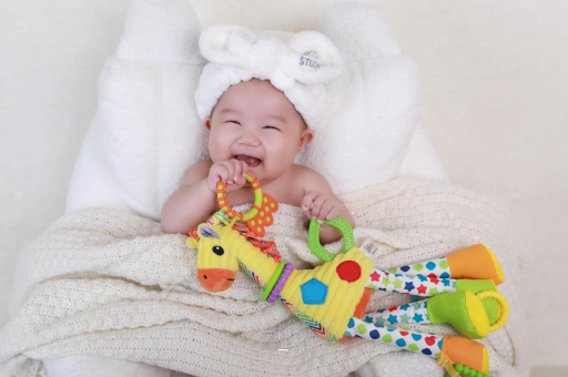 新野宝宝为什么会吐奶 新野宝宝为什么会吐奶